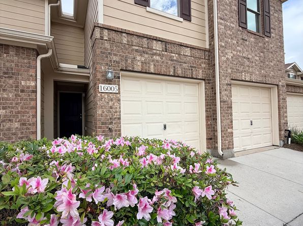 16005 Summerville Lake Dr