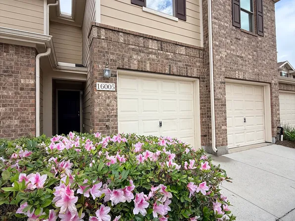 16005 Summerville Lake Dr, Tomball, TX 77377