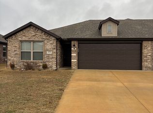 450 Rineel Ave, Centerton, AR 72719