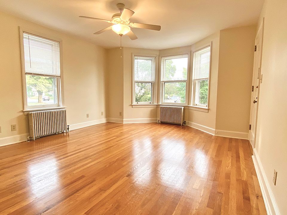 Bay Window - Living Room