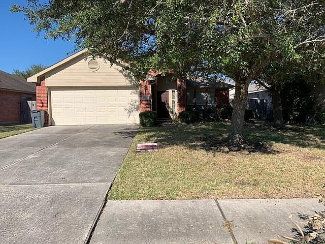 1st image of 207 Flat Creek Ln