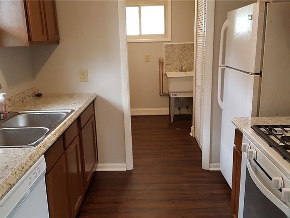 2nd image of 4259 Belle Ave