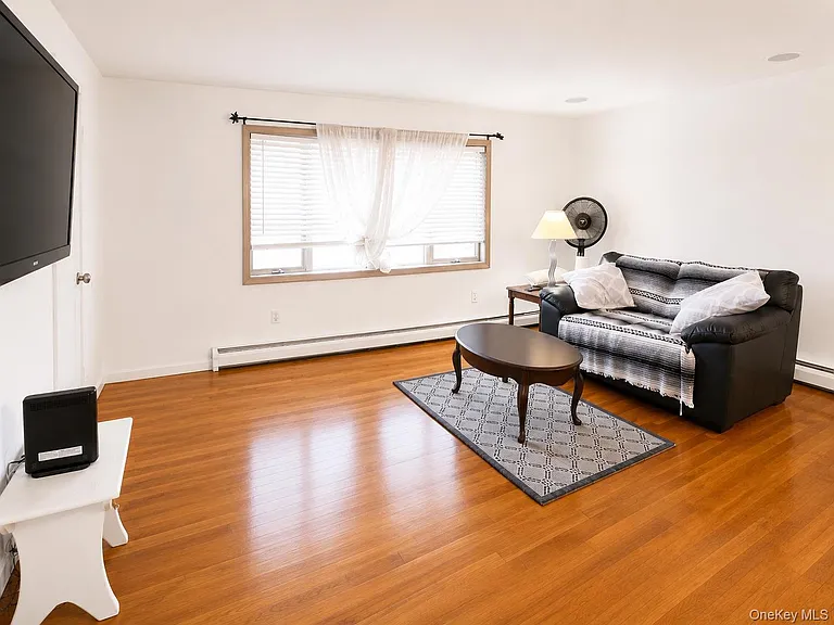 100 Lee Ave #2 — Photo 4