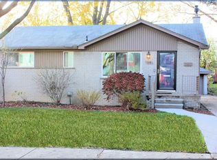 118 S Helen Ave, Rochester Hills, MI 48307