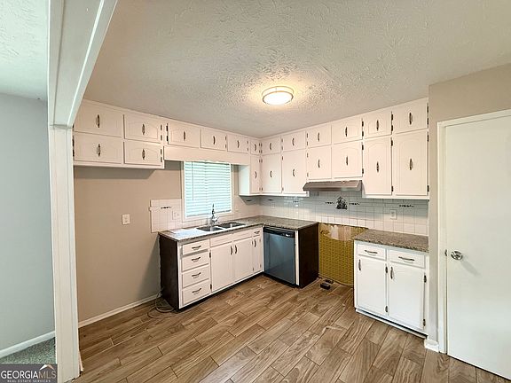 5th image of 4392 Cedar Ridge Trl