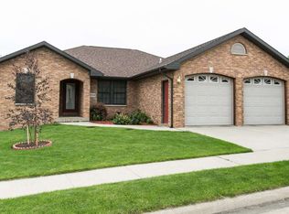 3554 Eclipse Cir, Dubuque, IA 52003
