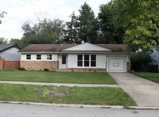36 Evergreen St, Elk Grove Village, IL 60007