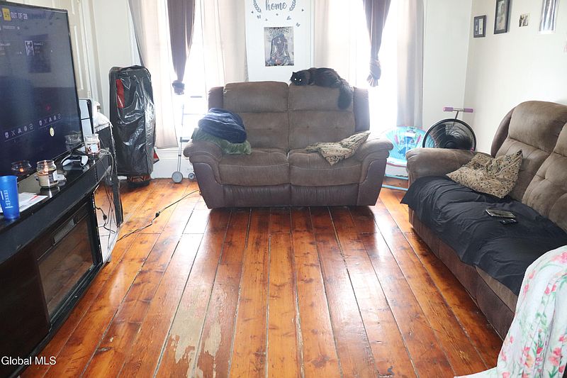 2nd image of 137 Main Street