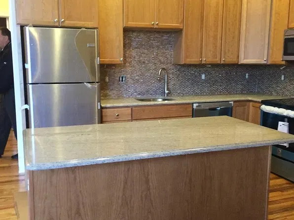 21-23 Daniel St APT C, Milford, CT 06460