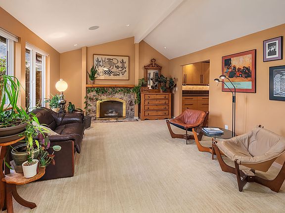 Main level gas fireplace