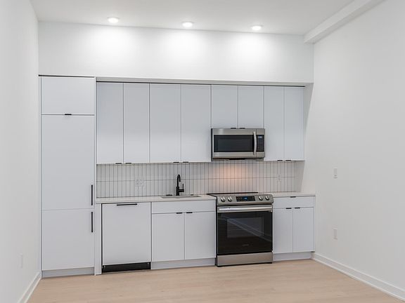2nd image of 2414 Frankford Ave #2