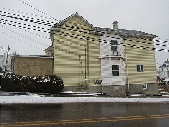 4th image of 300 Meyers Ave