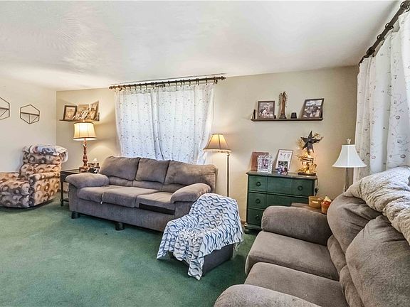 5th image of 1040 Mace St