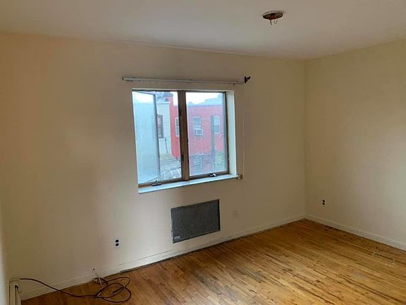4th image of 8128 Bay 16 St #2
