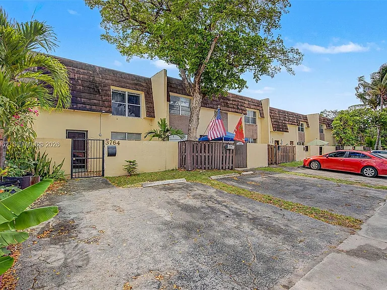 3764 SW 60th Ter #15 — Photo 5