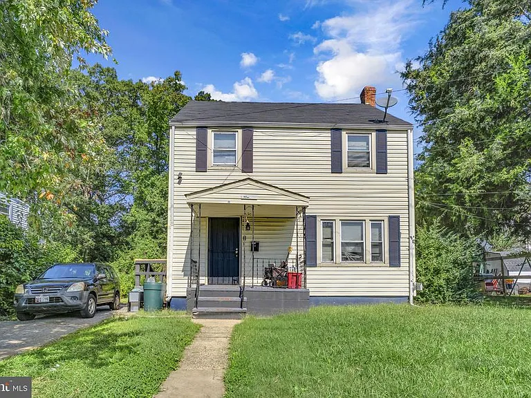 21705 Great Mills Ln #C — Photo 2