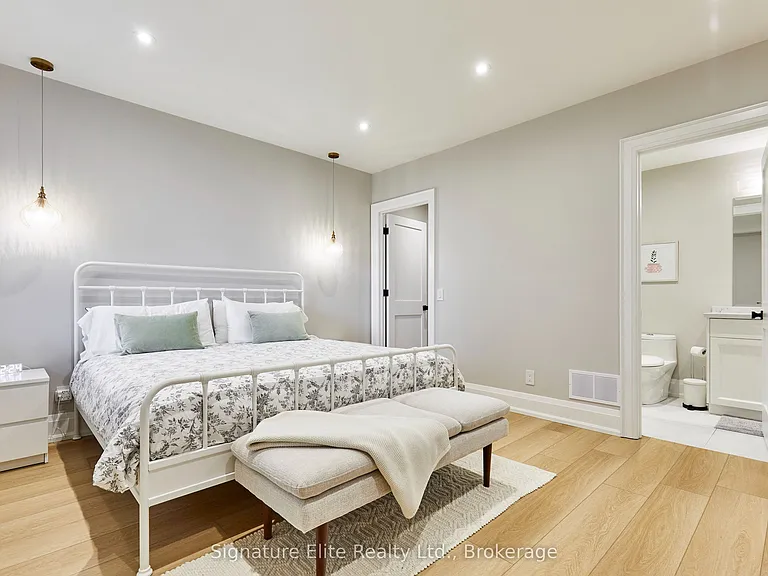 30 Amesbury Dr #2 — Photo 16