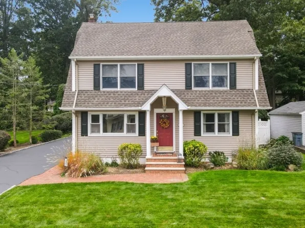 67 Zimmer Ave, Midland Park Boro, NJ 07432