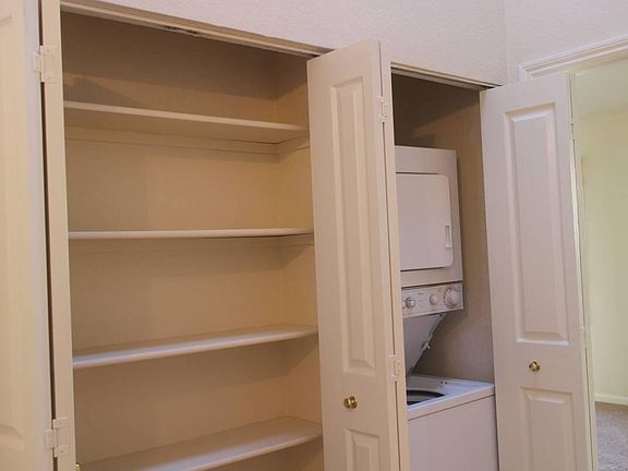 5th image of 1555 Cherry St