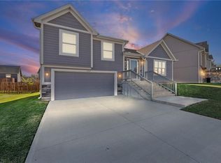 2207 Pike St, Saint Joseph, MO 64503