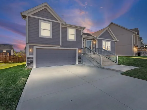 2207 Pike St, Saint Joseph, MO 64503