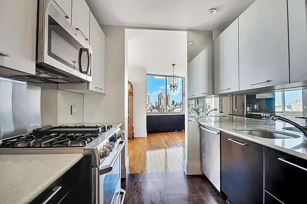 Rented by Compass | media 18