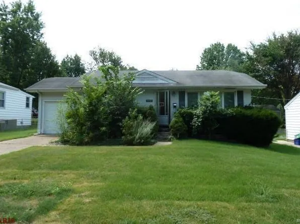 1246 Darr Dr, Saint Louis, MO 63137