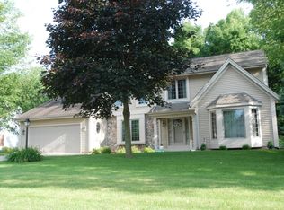 N73W24473 Ridgewood Rd, Sussex, WI 53089