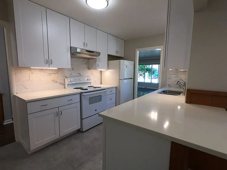 245 Garnet St — Photo 7