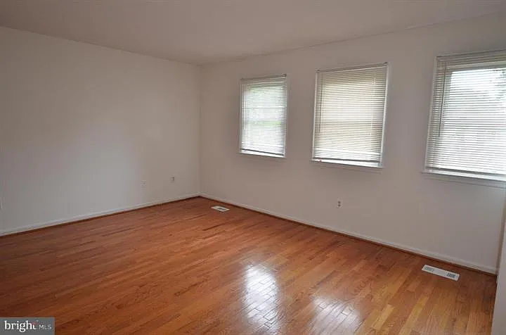 8426 Towne Crest Ct — Photo 8