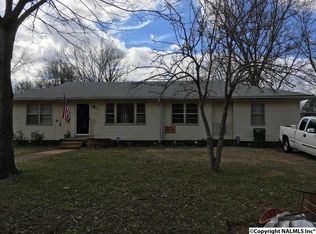 809 Giles Dr NE, Huntsville, AL 35801