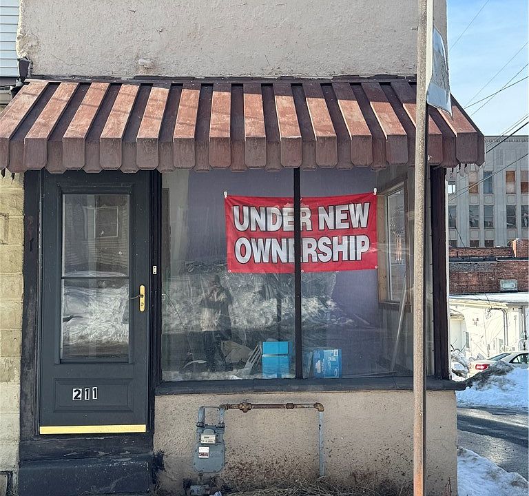 1st image of 211 S 3rd St