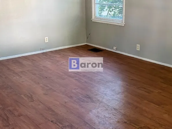1233 Huey St, South Bend, IN 46628