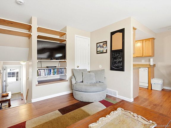 3rd image of 776 W Cleveland Circle