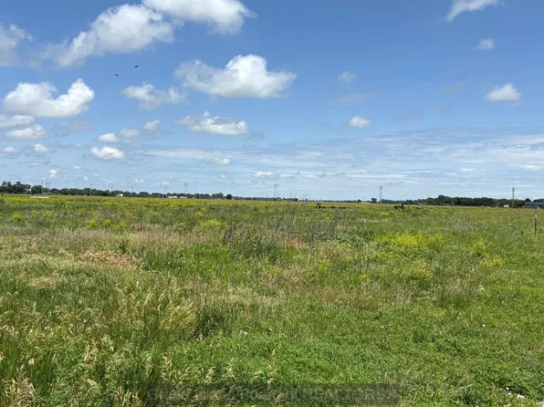 2939 S Stuhr Rd, Grand Island, NE 68801