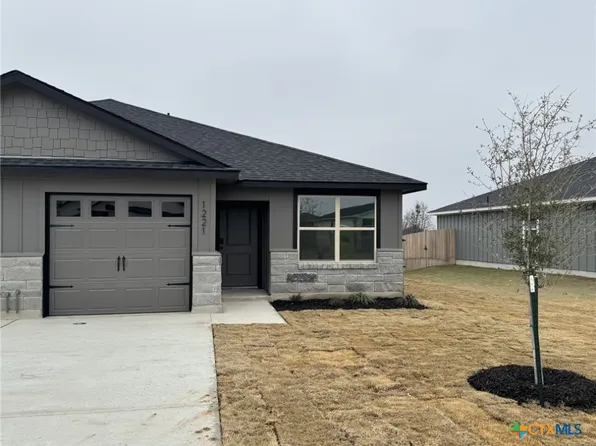 1221 N College Ave, Troy, TX 76579