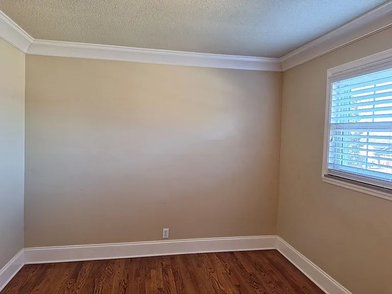 8714 Kingsridge Dr — Photo 16