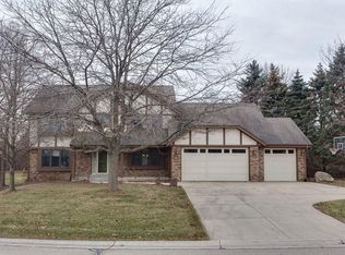 5125 Nature Trl, Racine, WI 53403
