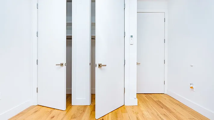 Rented by Nooklyn NYC LLC | media 9