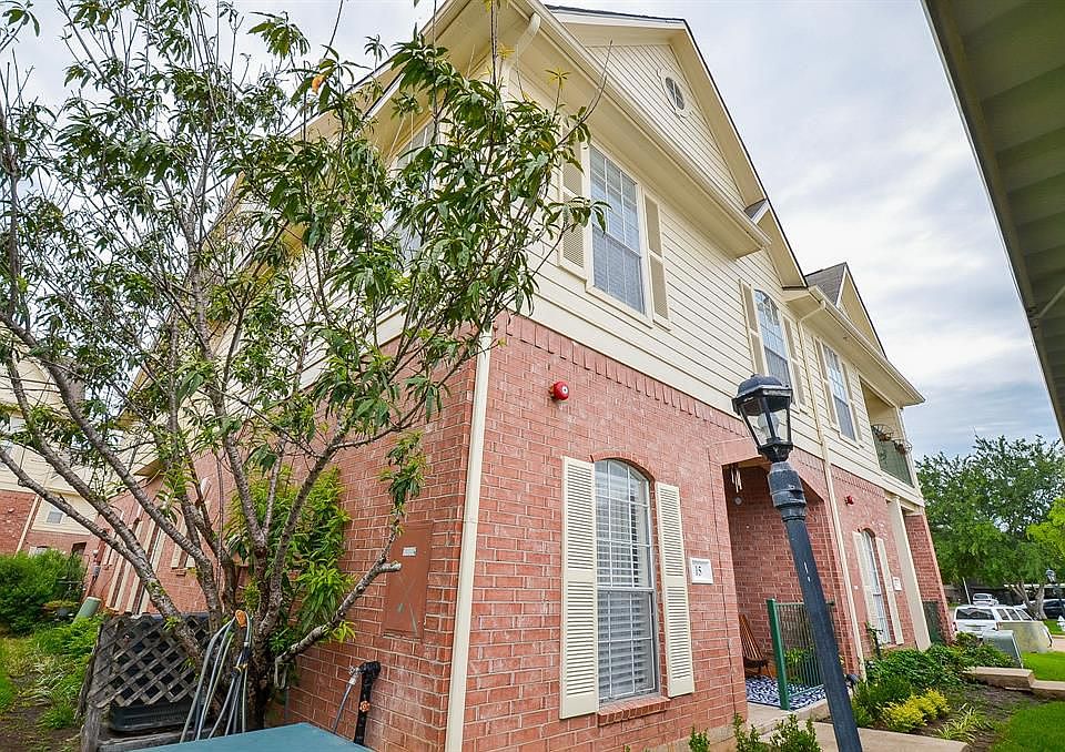 1st image of 2710 Grants Lake Blvd