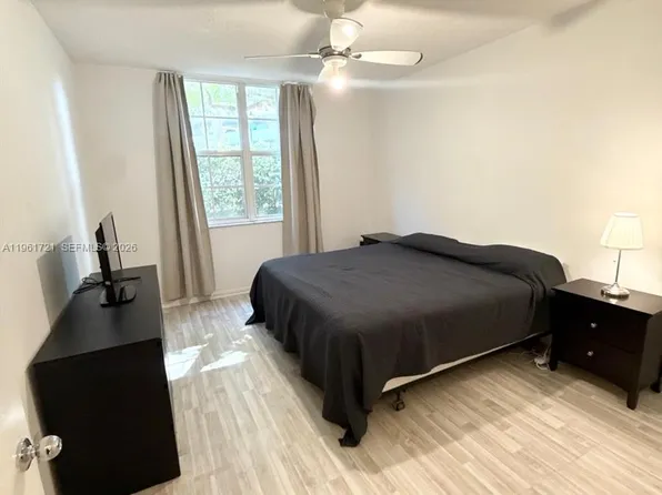 19501 E Country Club Dr, Aventura, FL