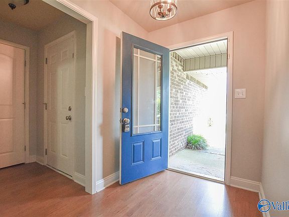 5th image of 211 New Bristol Ln