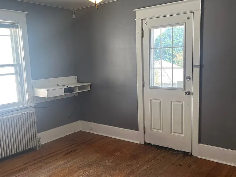 822 W Main St — Photo 5