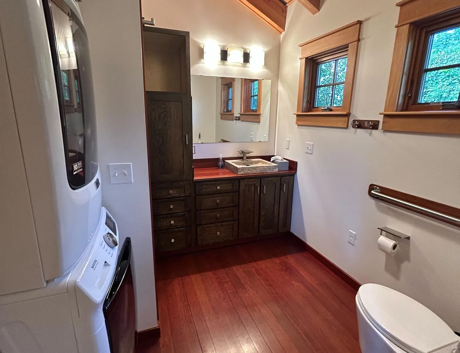 2 bed, 1107 sqft, $2,400 — Photo 3