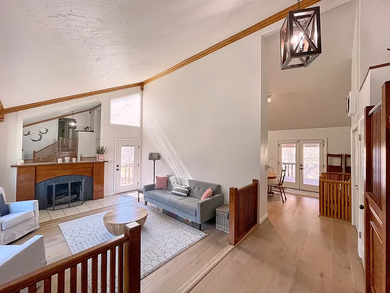 9064 S Cheshire Cir — Photo 4