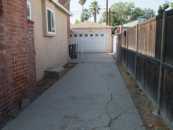 2nd image of 10528 Loch Avon Dr