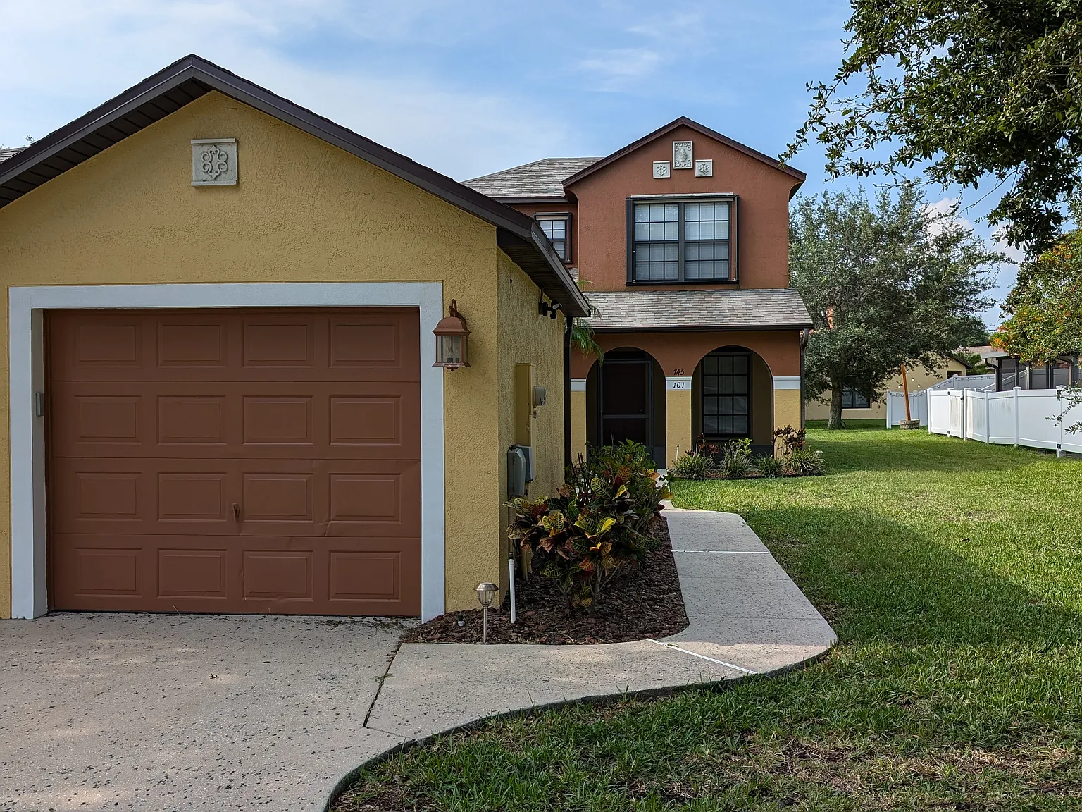 3 bed, 1277 sqft, $1,950 — Photo 2