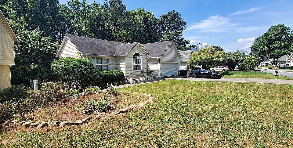 1st image of 525 Clearwater Pl