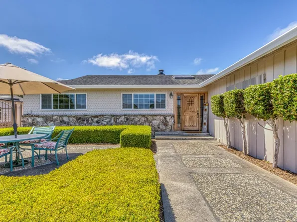 15460 Oak Hills Dr, Salinas, CA 93907