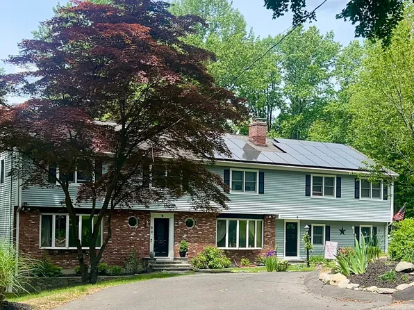 80 Mariner Circle, Trumbull, CT 06611